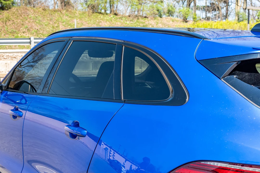 2025 Jaguar F-Pace SVR - Image 15 of 31