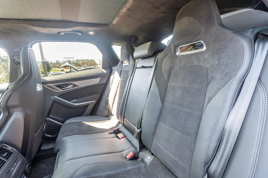 2025 Jaguar F-Pace SVR - Image 29 of 31