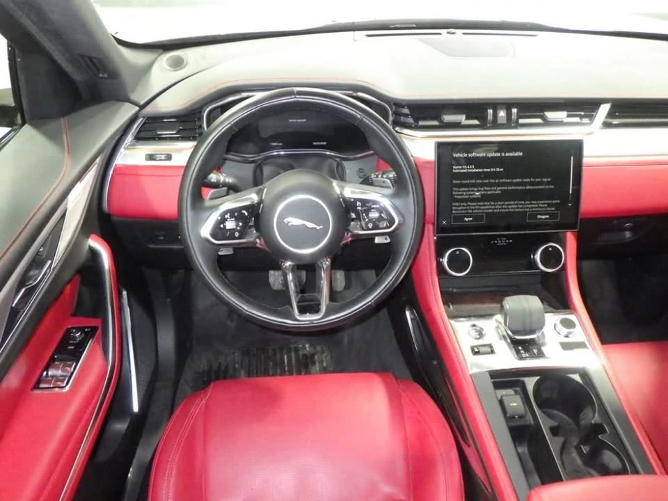 2025 Jaguar F-Pace - Image 9 of 10