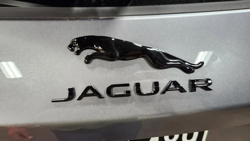 2025 Jaguar F-Pace - Image 7 of 20