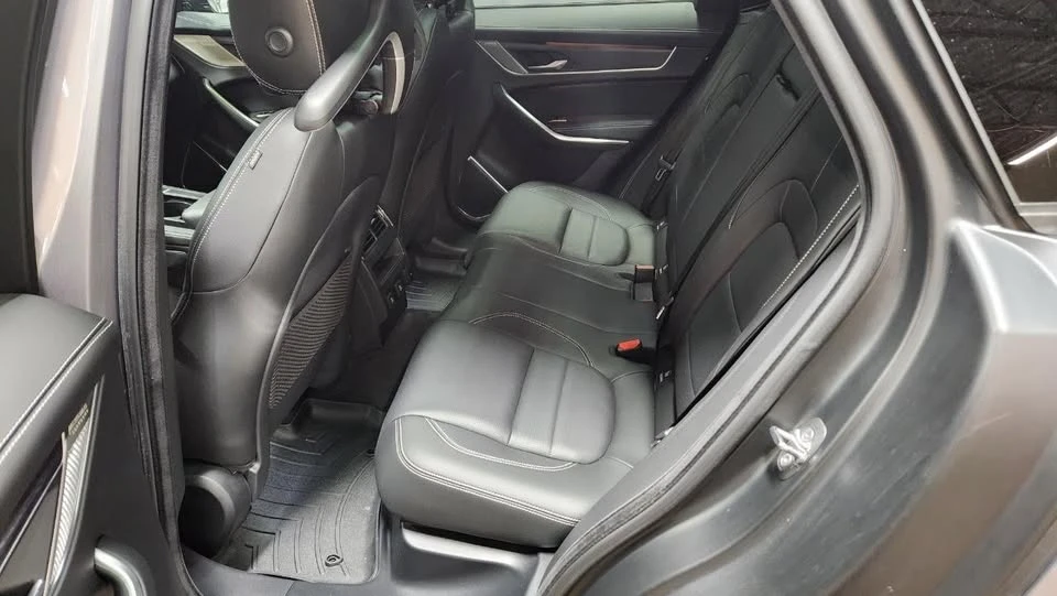 2025 Jaguar F-Pace - Image 10 of 20