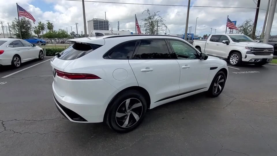 2025 Jaguar F-Pace - Image 8 of 9
