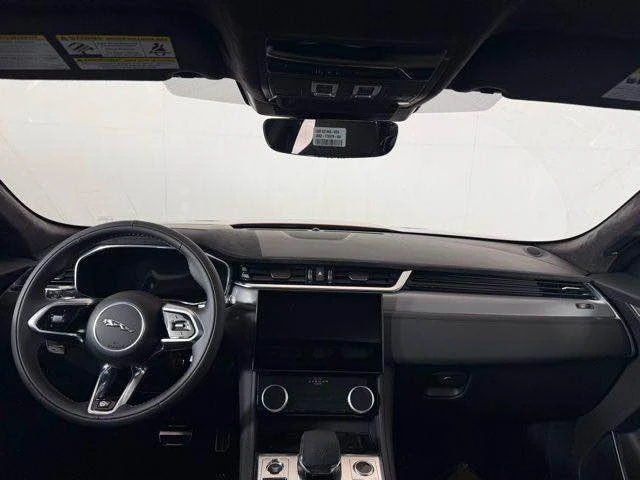 2025 Jaguar F-Pace - Image 10 of 14