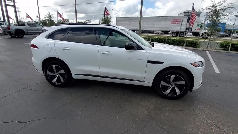 2025 Jaguar F-Pace - Image 9 of 9