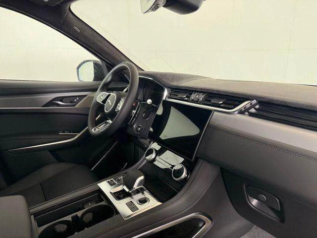 2025 Jaguar F-Pace - Image 5 of 14