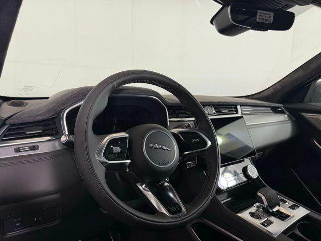 2025 Jaguar F-Pace - Image 8 of 14