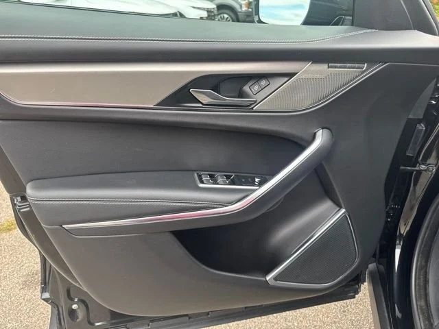 2025 Jaguar F-Pace - Image 12 of 20