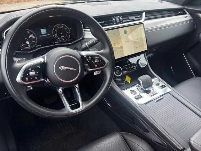 2025 Jaguar F-Pace - Image 17 of 20