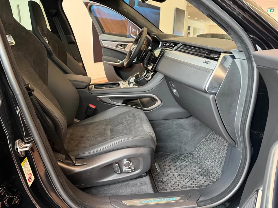 2025 Jaguar F-Pace - Image 12 of 20