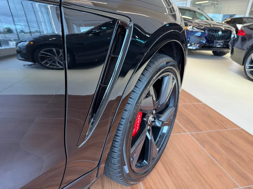 2025 Jaguar F-Pace - Image 17 of 20