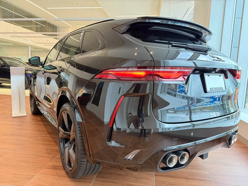 2025 Jaguar F-Pace - Image 5 of 20