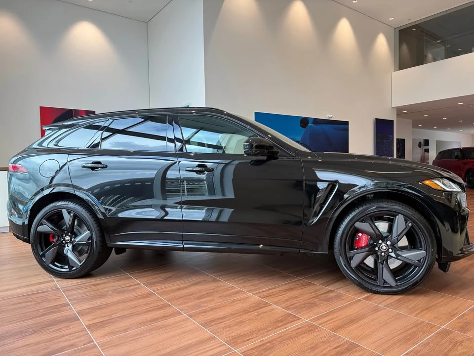 2025 Jaguar F-Pace - Image 3 of 20