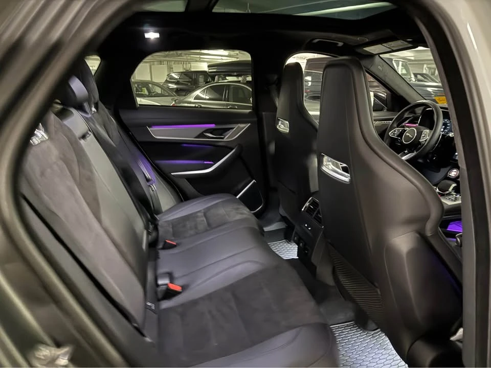 2025 Jaguar F-Pace - Image 19 of 20