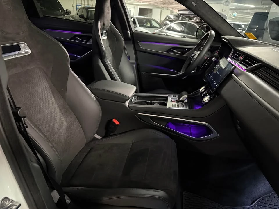 2025 Jaguar F-Pace - Image 16 of 20