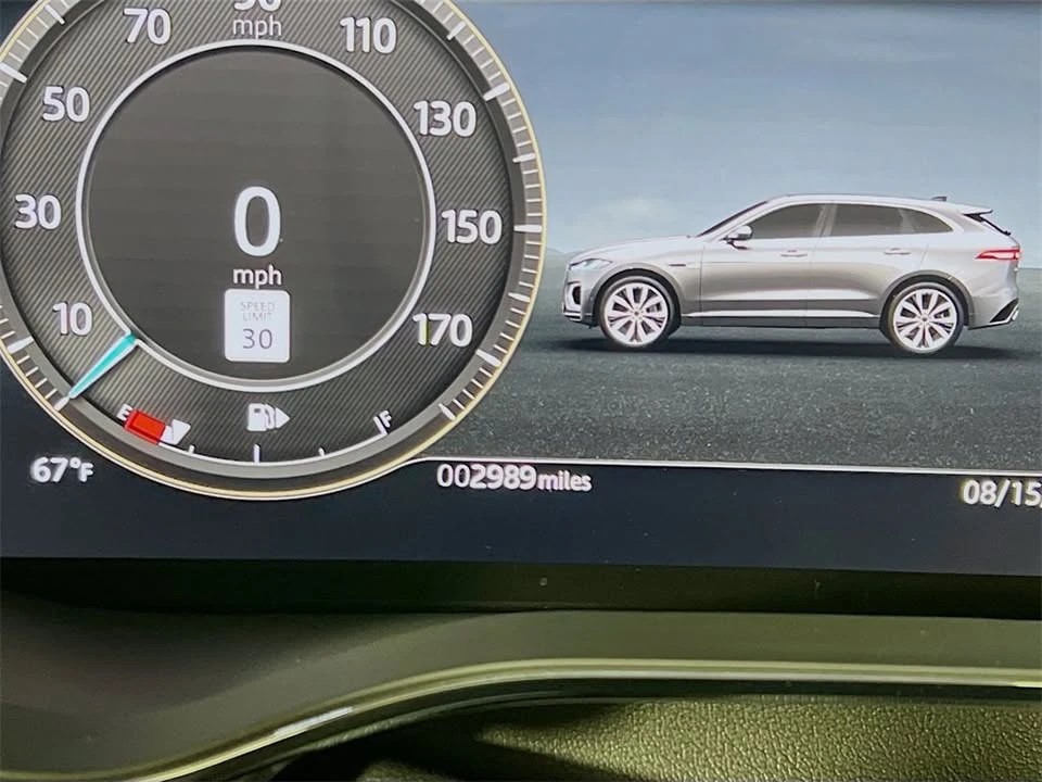 2025 Jaguar F-Pace - Image 13 of 20