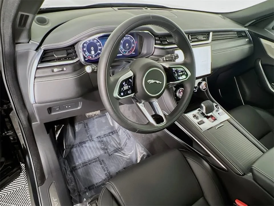 2025 Jaguar F-Pace - Image 10 of 20