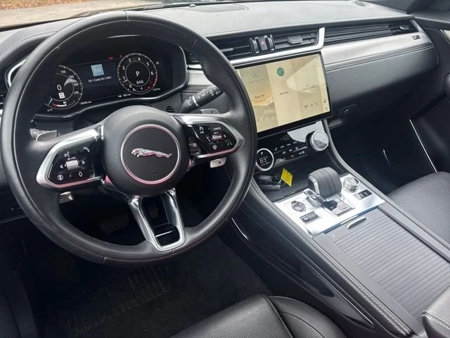 2025 Jaguar F-Pace - Image 17 of 20