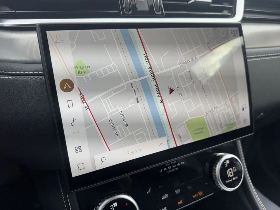 2025 Jaguar F-Pace - Image 12 of 18