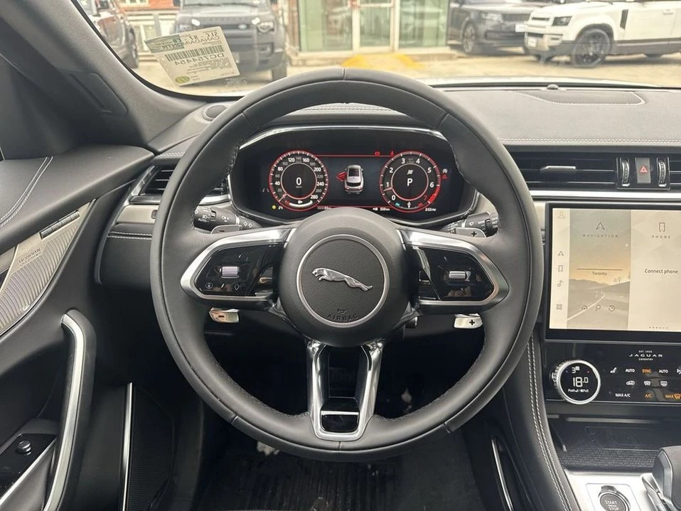 2025 Jaguar F-Pace - Image 8 of 18