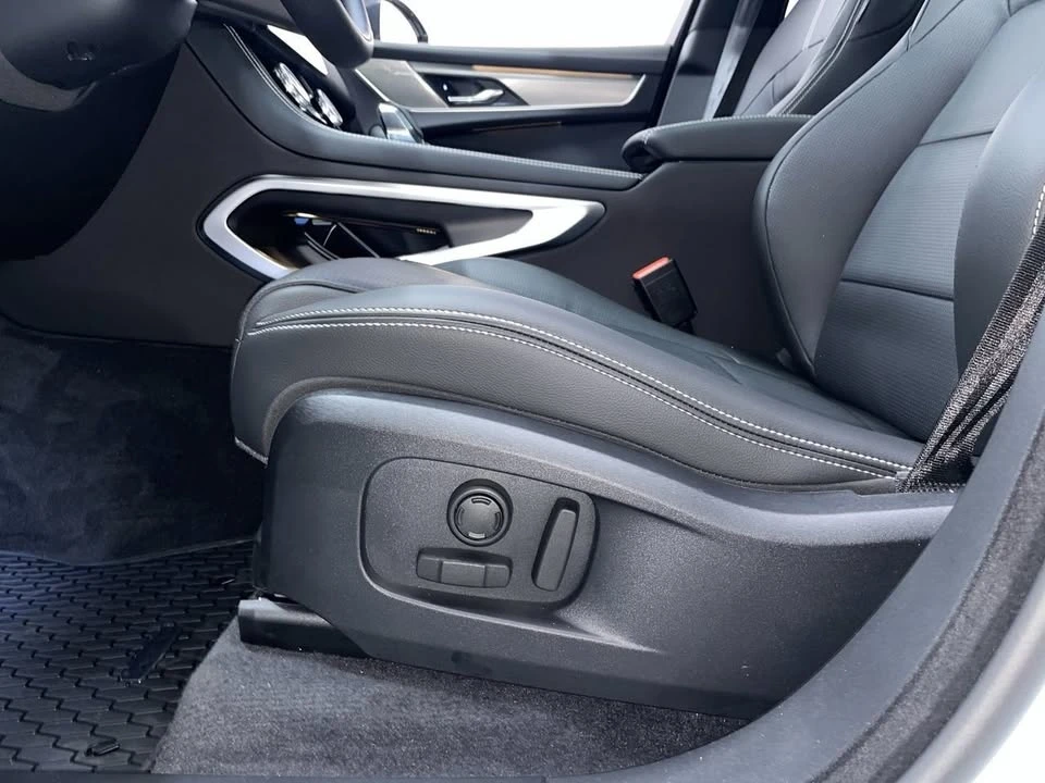 2025 Jaguar F-Pace - Image 20 of 20