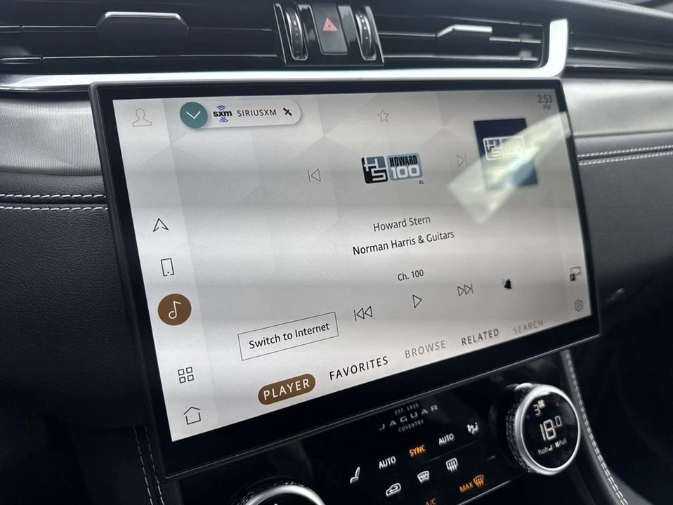 2025 Jaguar F-Pace - Image 10 of 18