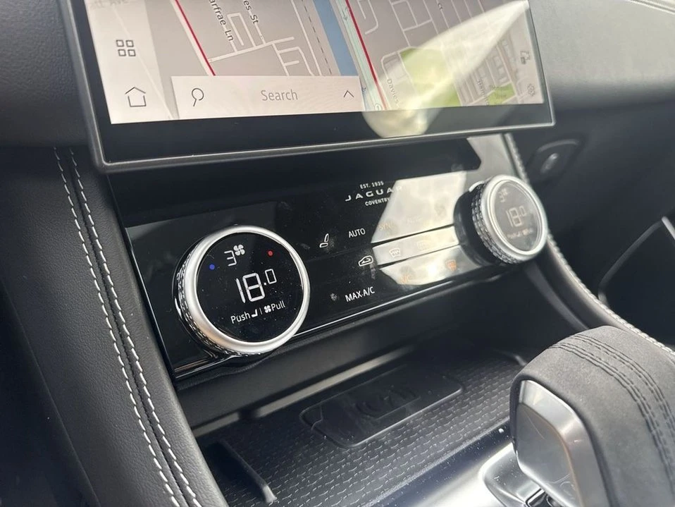 2025 Jaguar F-Pace - Image 13 of 18