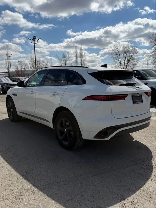 2025 Jaguar F-Pace - Image 4 of 10