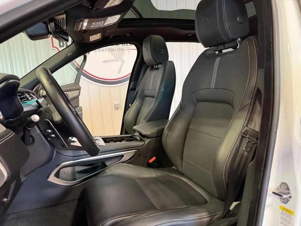 2025 Jaguar F-Pace - Image 19 of 20