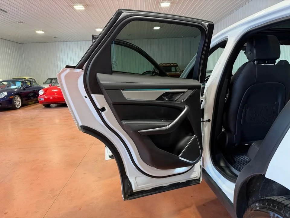 2025 Jaguar F-Pace - Image 20 of 20