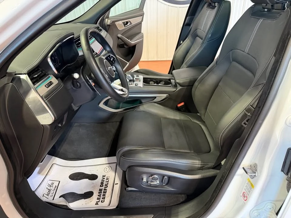 2025 Jaguar F-Pace - Image 18 of 20