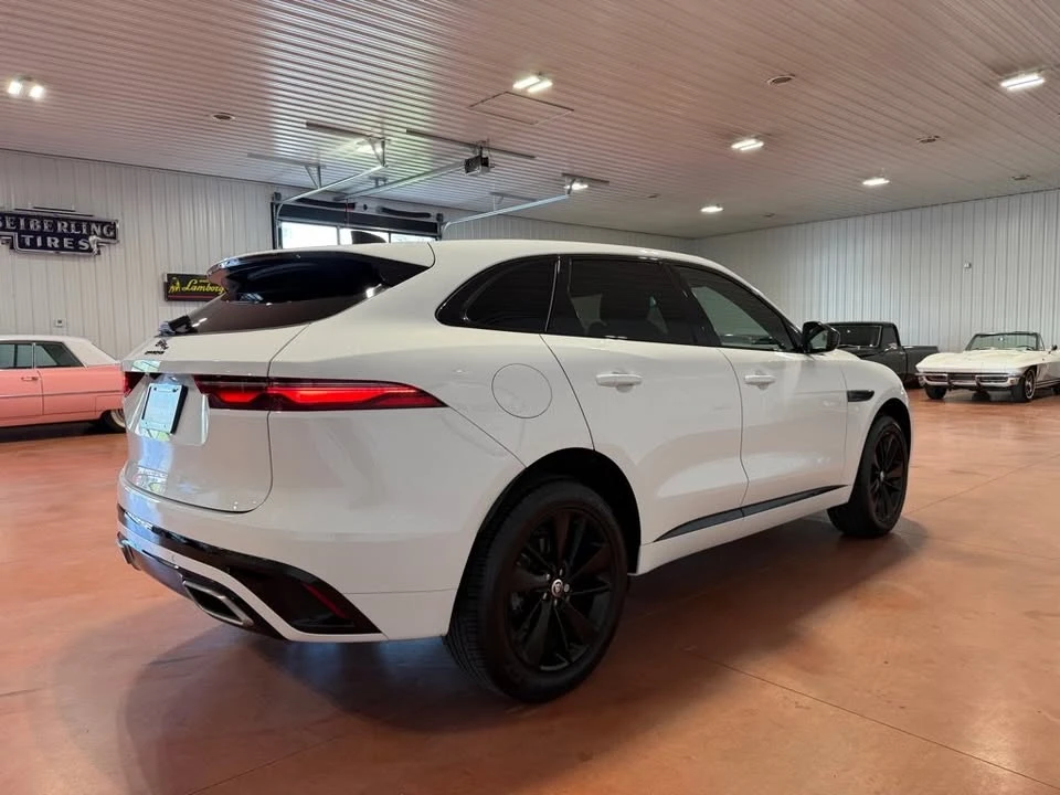 2025 Jaguar F-Pace - Image 9 of 20
