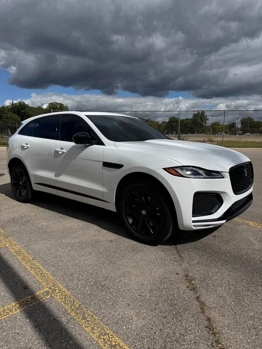 2025 Jaguar F-Pace - Image 5 of 14