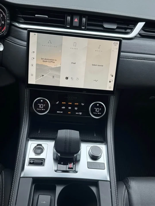 2025 Jaguar F-Pace - Image 12 of 14