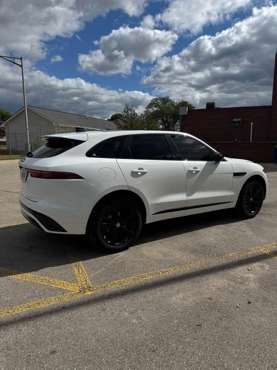 2025 Jaguar F-Pace - Image 4 of 14