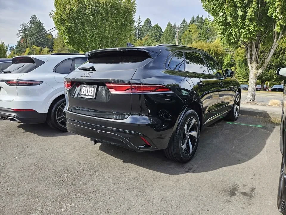 2025 Jaguar F-Pace - Image 2 of 12