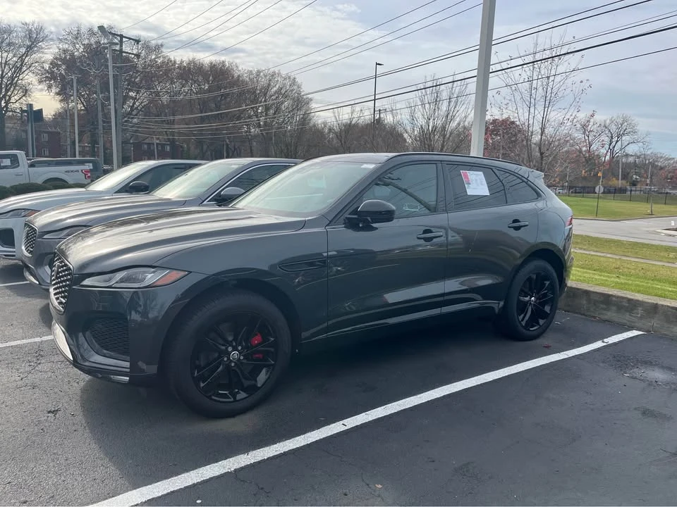 2025 Jaguar F-Pace - Image 3 of 5