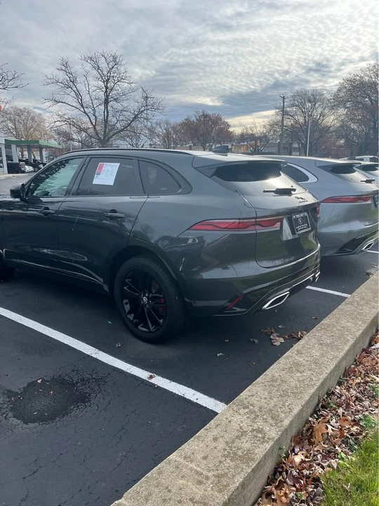 2025 Jaguar F-Pace - Image 4 of 5