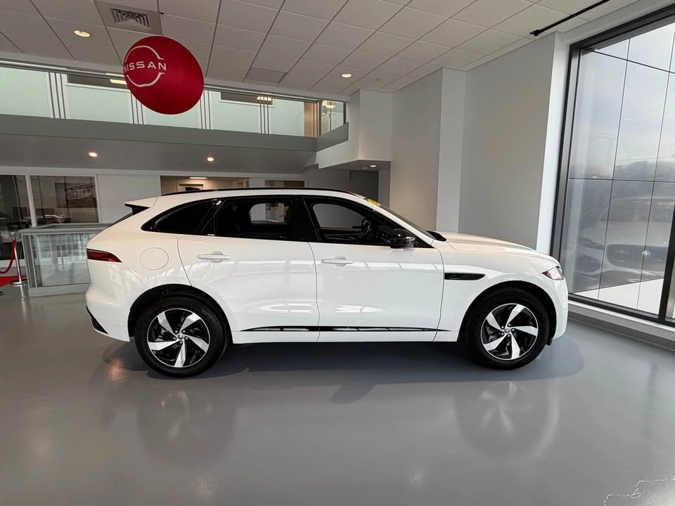2025 Jaguar F-Pace - Image 4 of 11