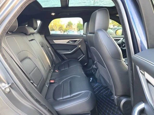 2025 Jaguar F-Pace - Image 18 of 19