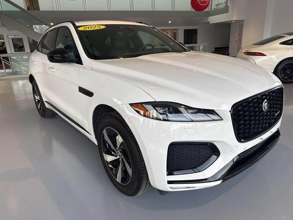 2025 Jaguar F-Pace - Image 3 of 20