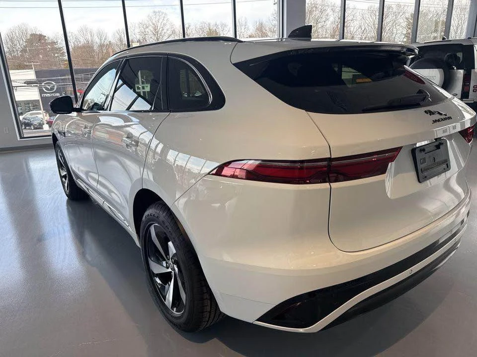 2025 Jaguar F-Pace - Image 12 of 20
