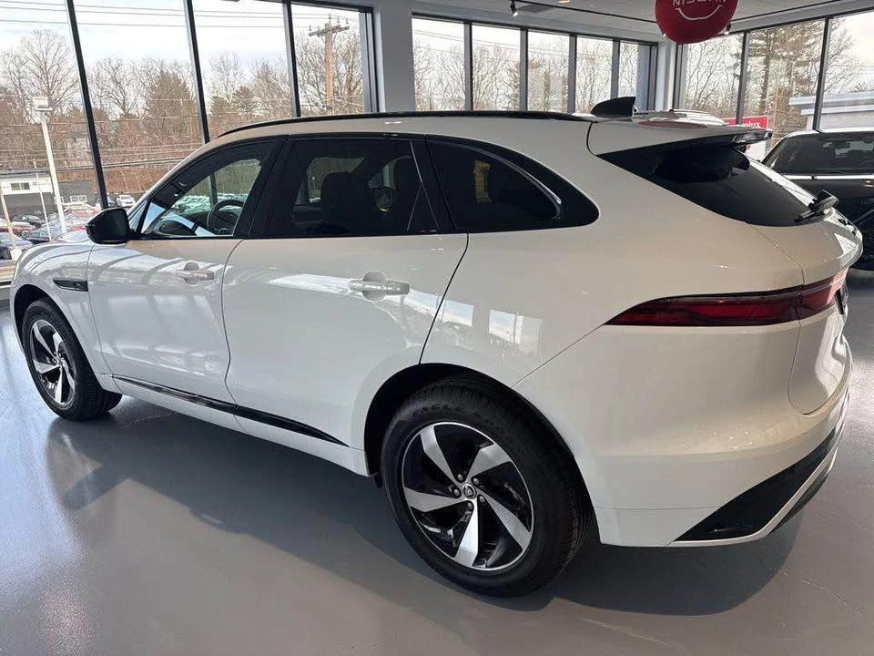 2025 Jaguar F-Pace - Image 2 of 20
