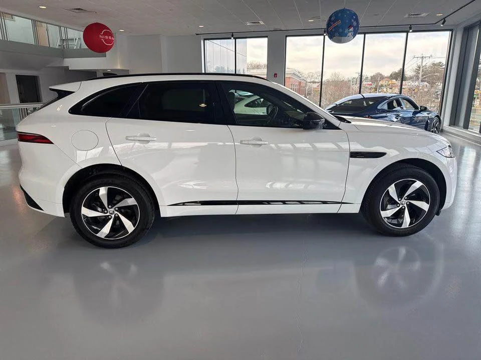 2025 Jaguar F-Pace - Image 8 of 20
