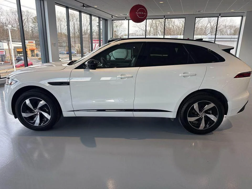 2025 Jaguar F-Pace - Image 14 of 20