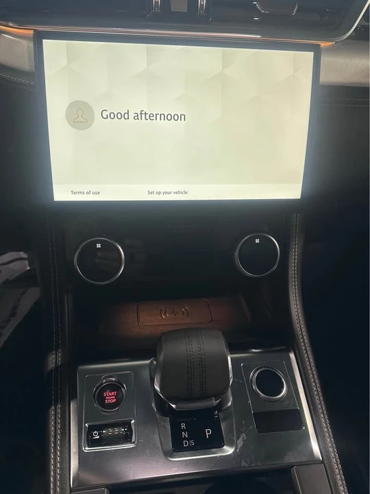 2025 Jaguar F-Pace - Image 9 of 10