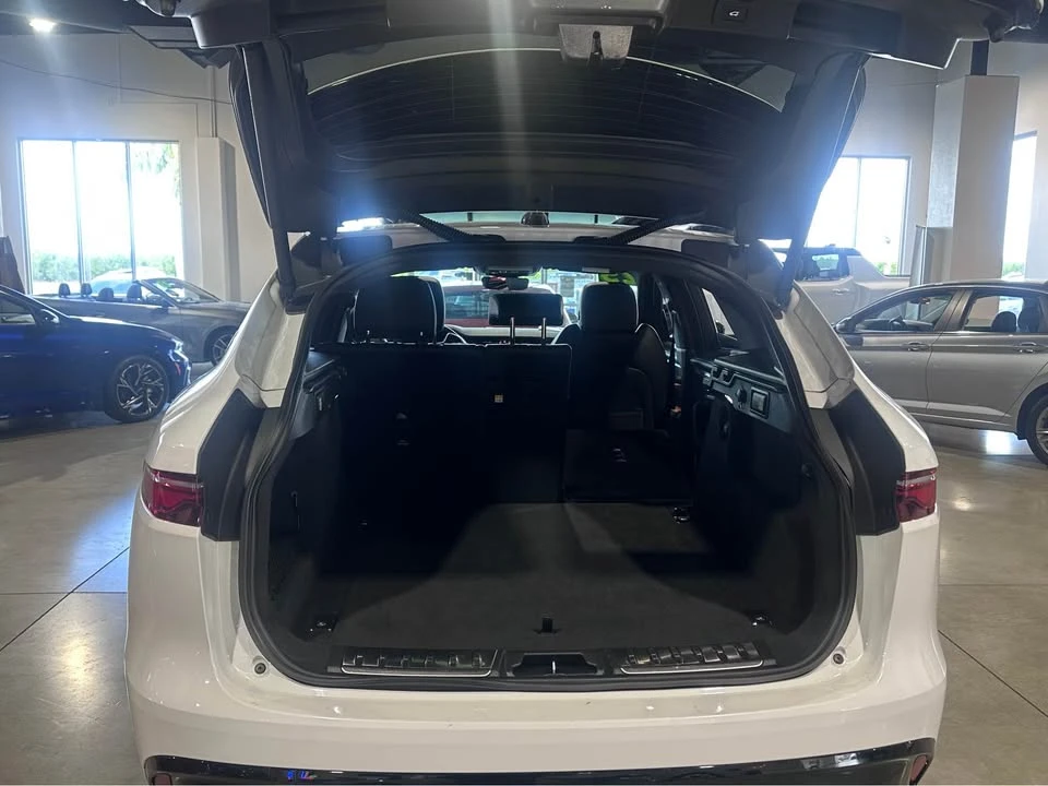 2025 Jaguar F-Pace - Image 6 of 10
