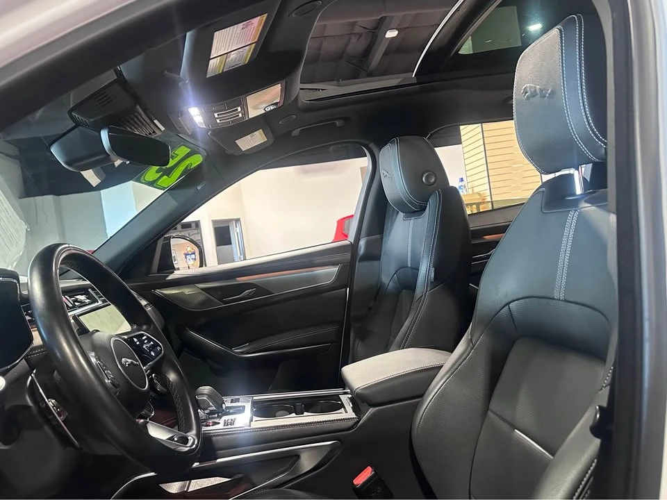 2025 Jaguar F-Pace - Image 10 of 10