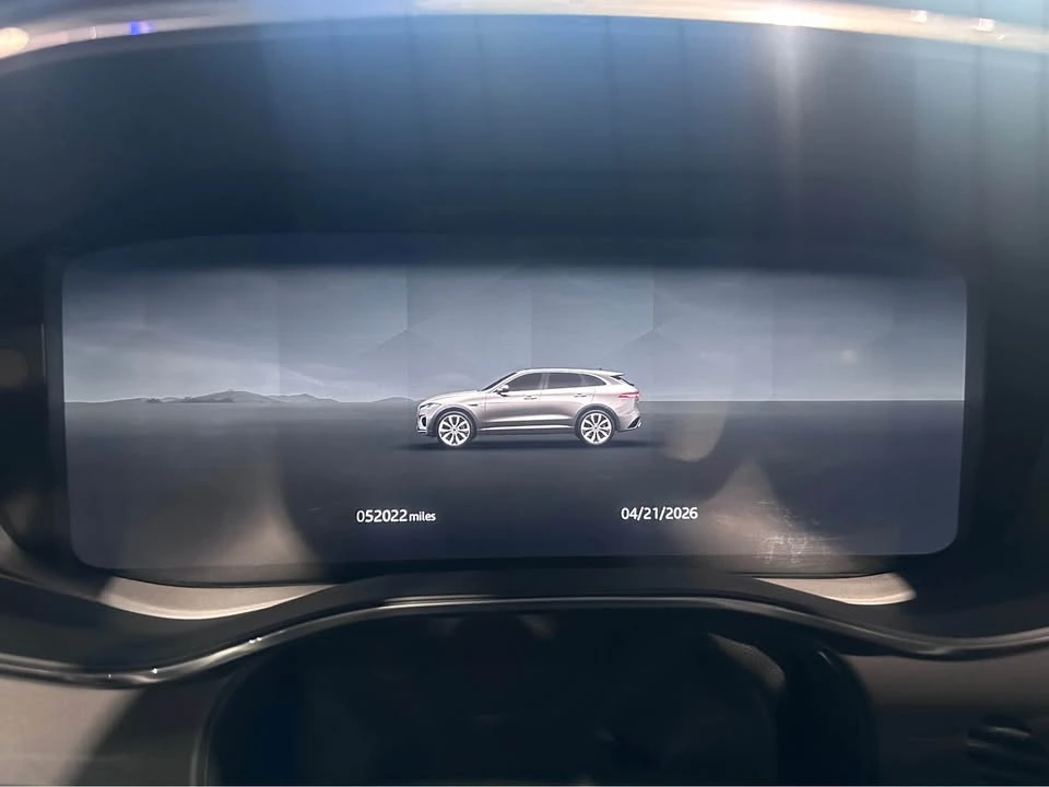 2025 Jaguar F-Pace - Image 8 of 10