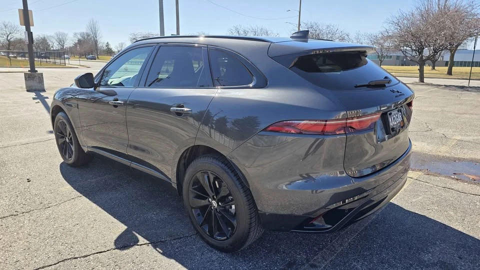 2025 Jaguar F-Pace - Image 7 of 13