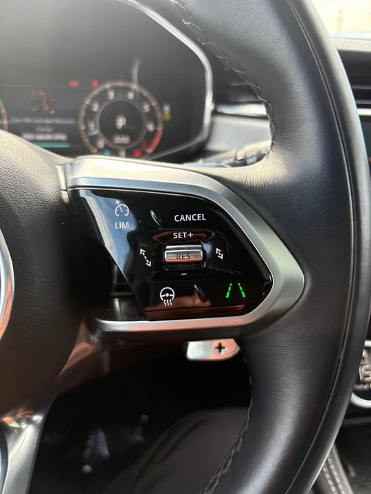 2025 Jaguar F-Pace - Image 12 of 20